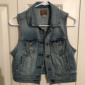 American Eagle Jean vest